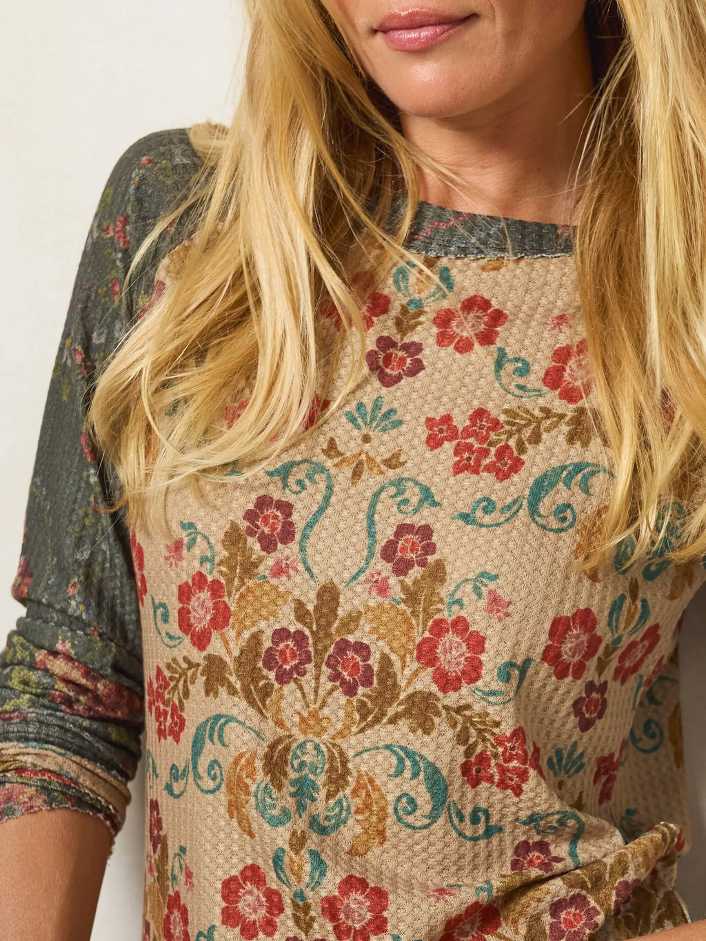 Elle Raglan Thermal Top - Floral Damask Sand