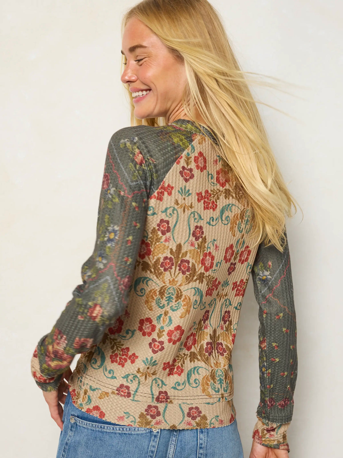 Elle Raglan Thermal Top - Floral Damask Sand
