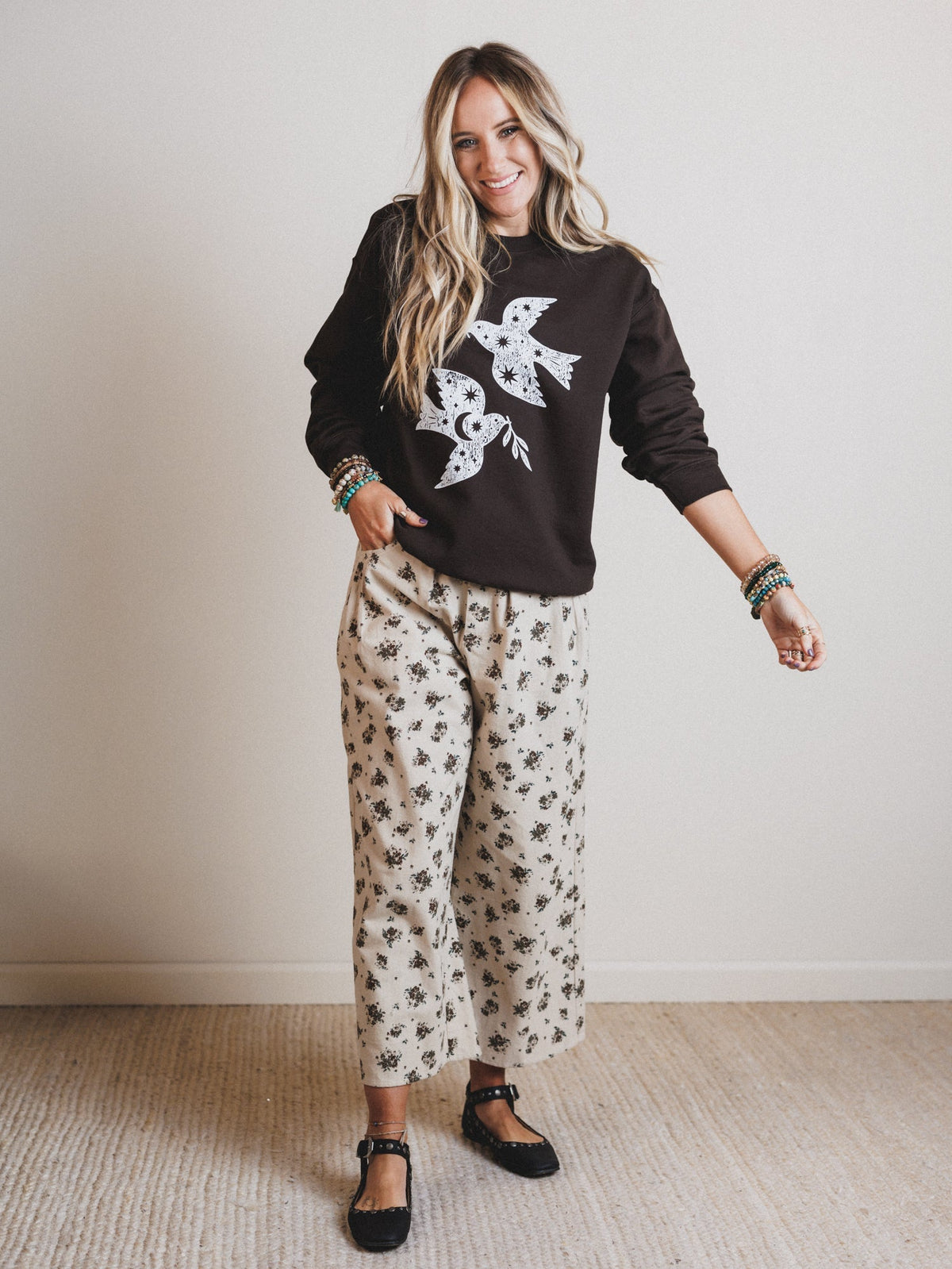 The Nest Fly Free Sweatshirt - Dark Chocolate