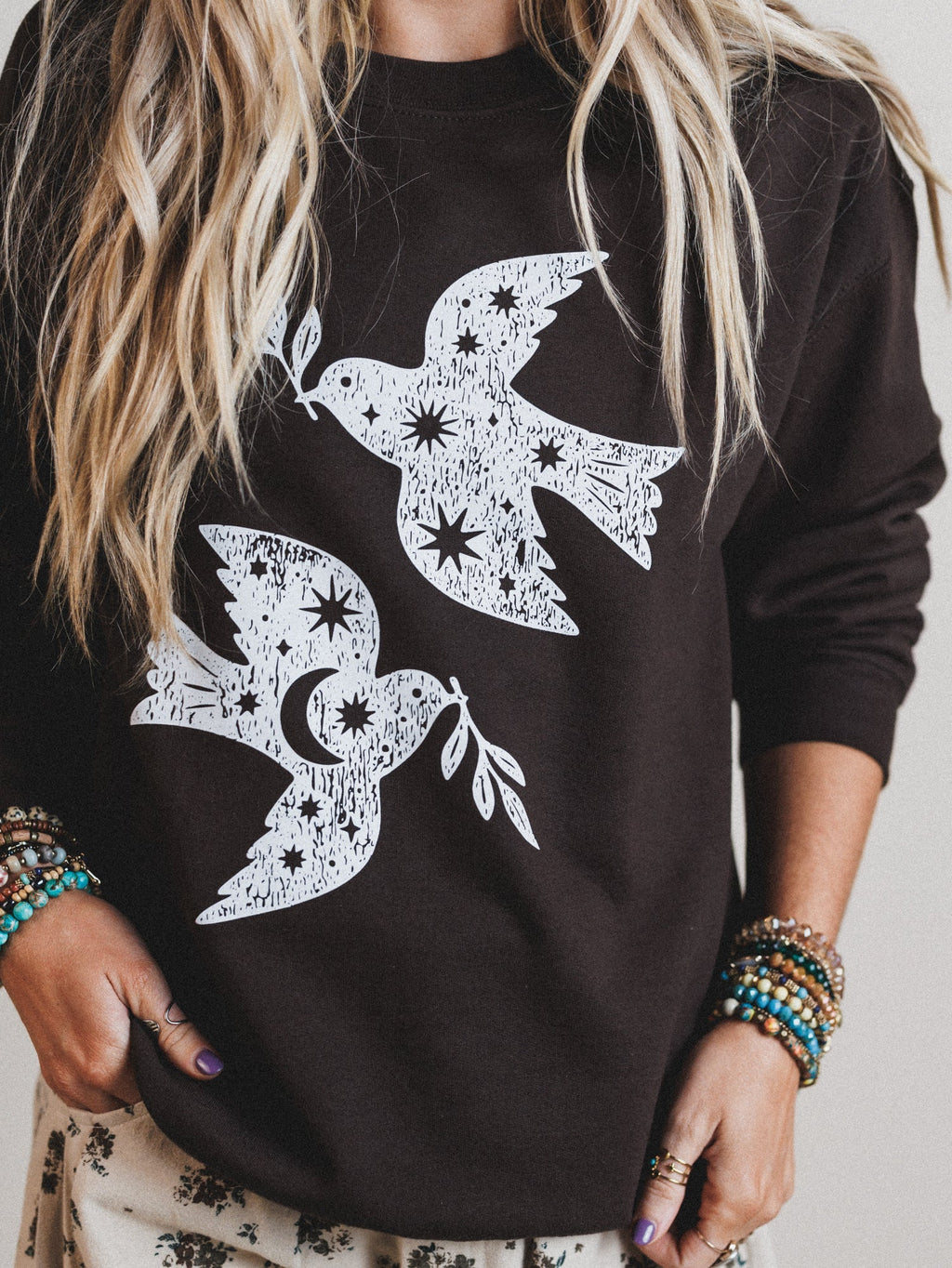 The Nest Fly Free Sweatshirt - Dark Chocolate
