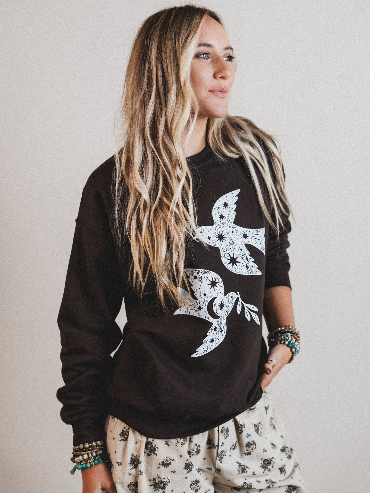The Nest Fly Free Sweatshirt - Dark Chocolate