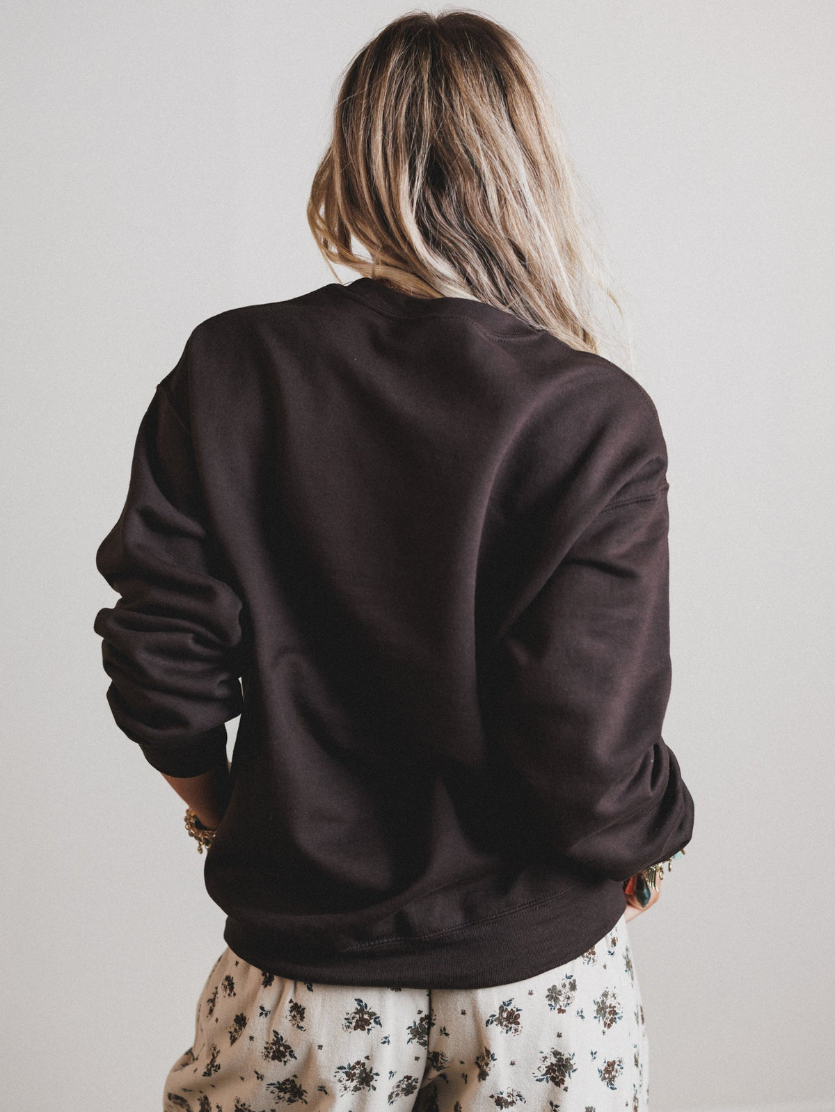 The Nest Fly Free Sweatshirt - Dark Chocolate